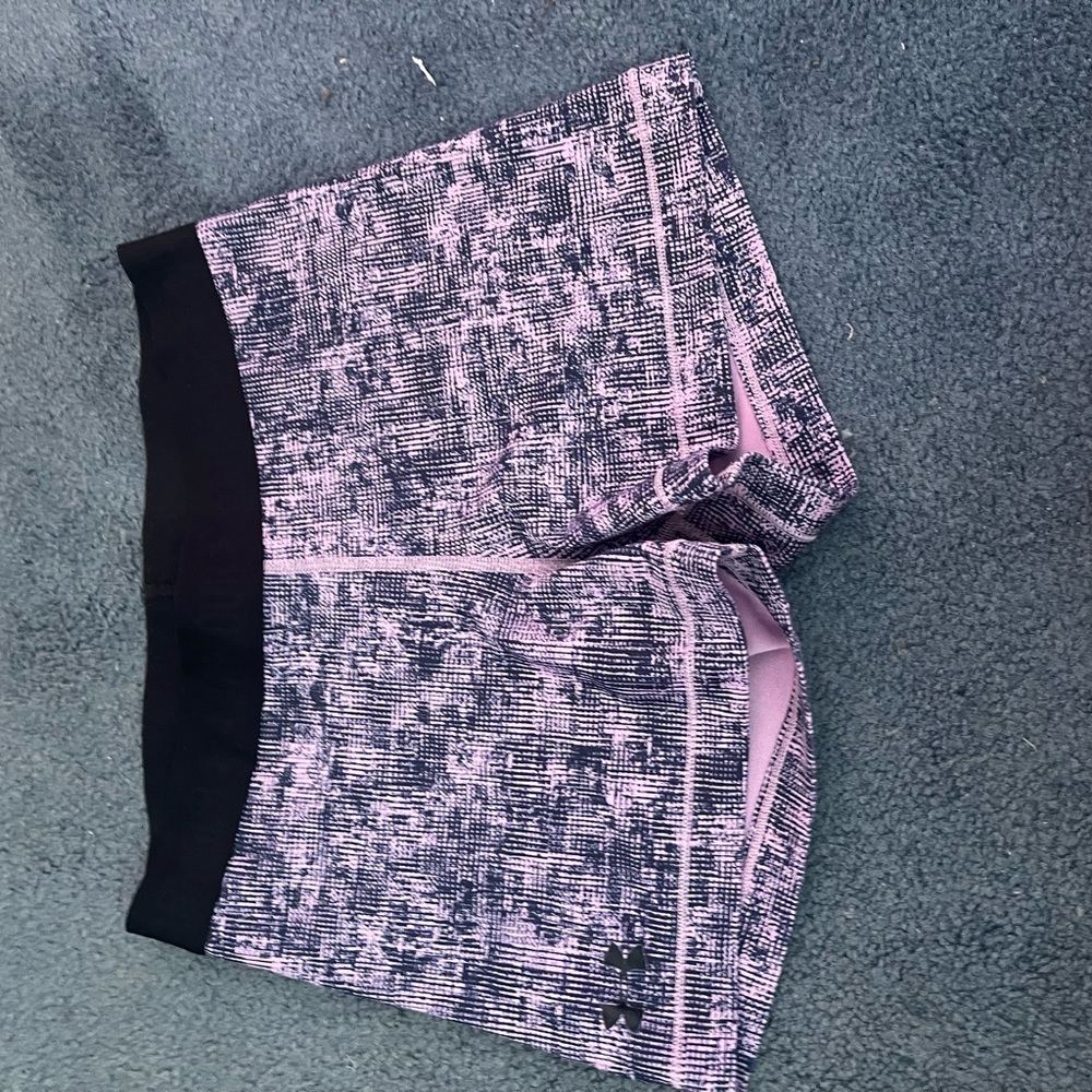 Under Armour spandex shorts - Picture 2 of 2